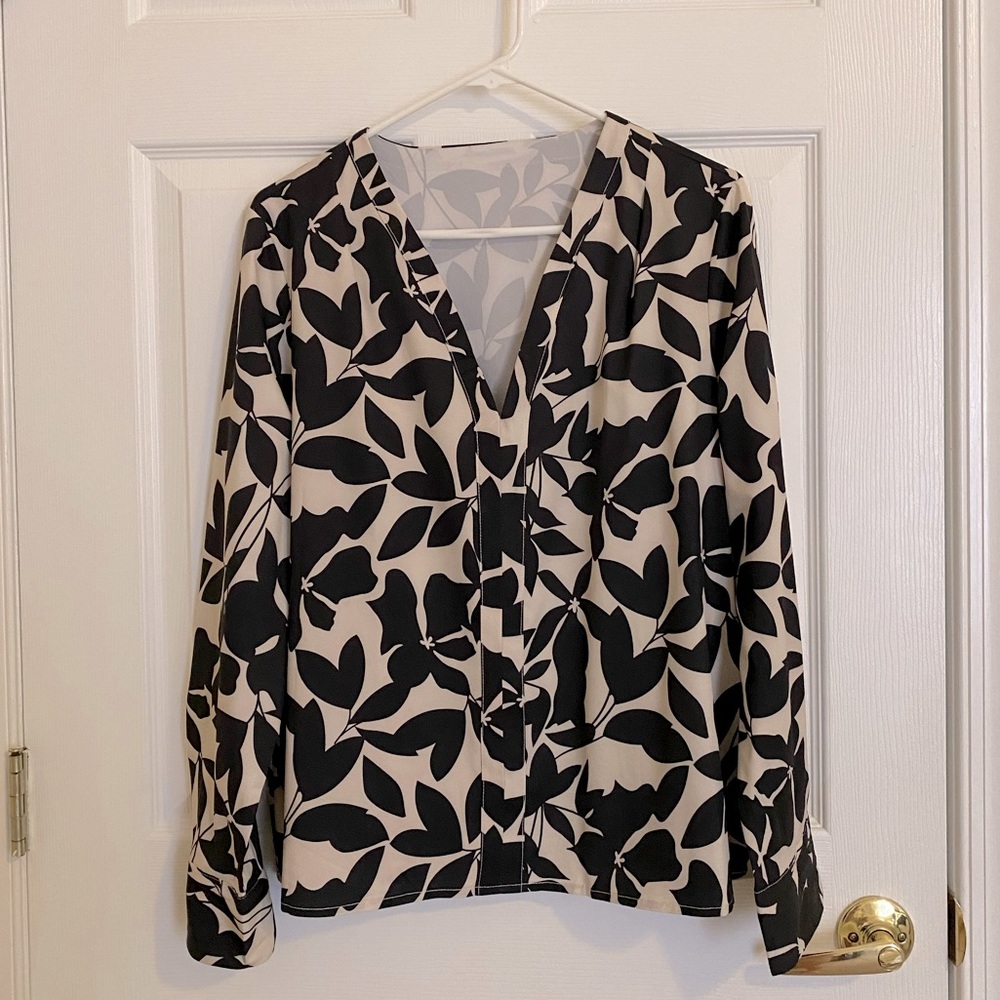 SHEIN V-Neck Patterned Blouse